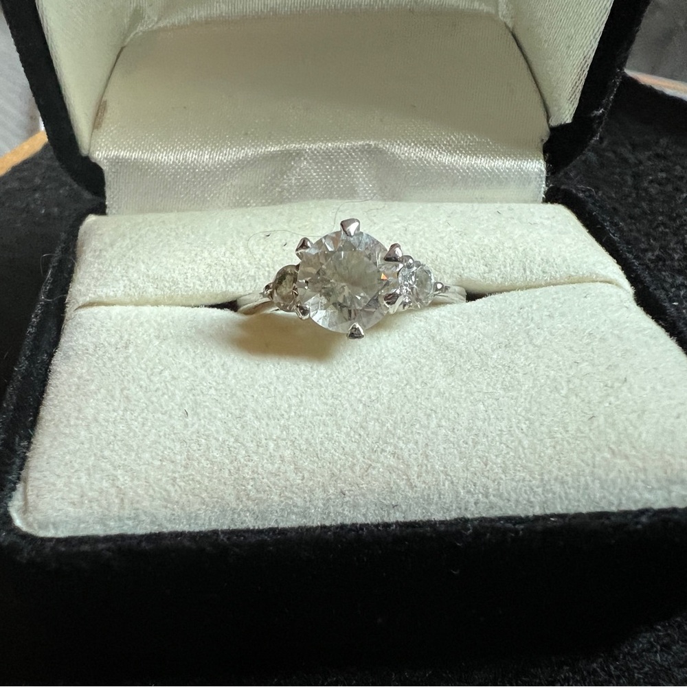Ring- costume jewelry. Size size 6